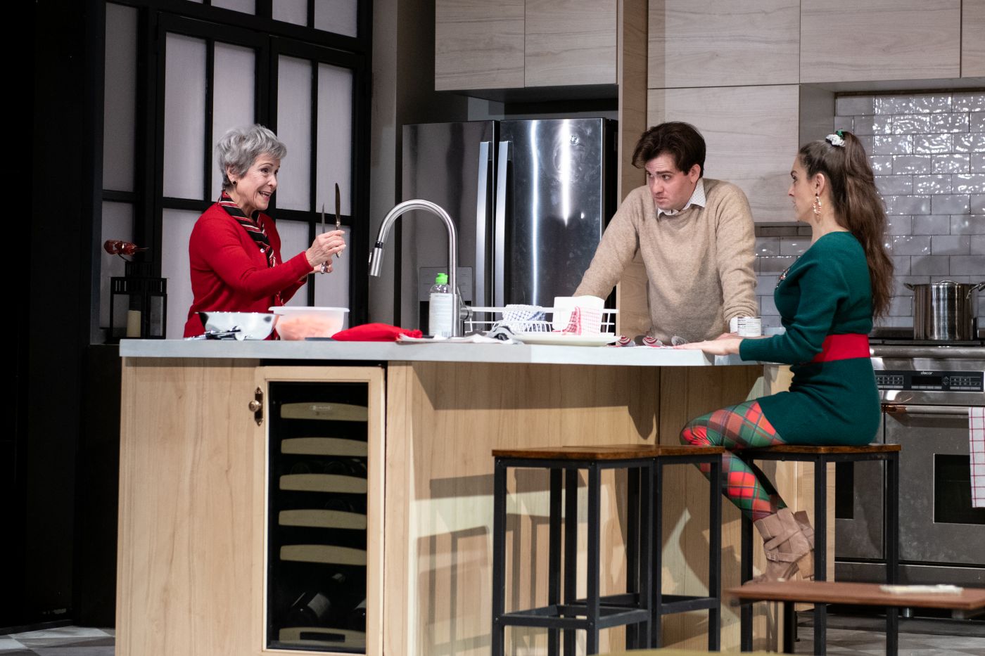 <p>Naomi Jacobson (Deborah), Will Conard (Matthew), and Dani Stoller (Carrie) in RULES FOR LIVING. Photo by Margot Schulman.</p>